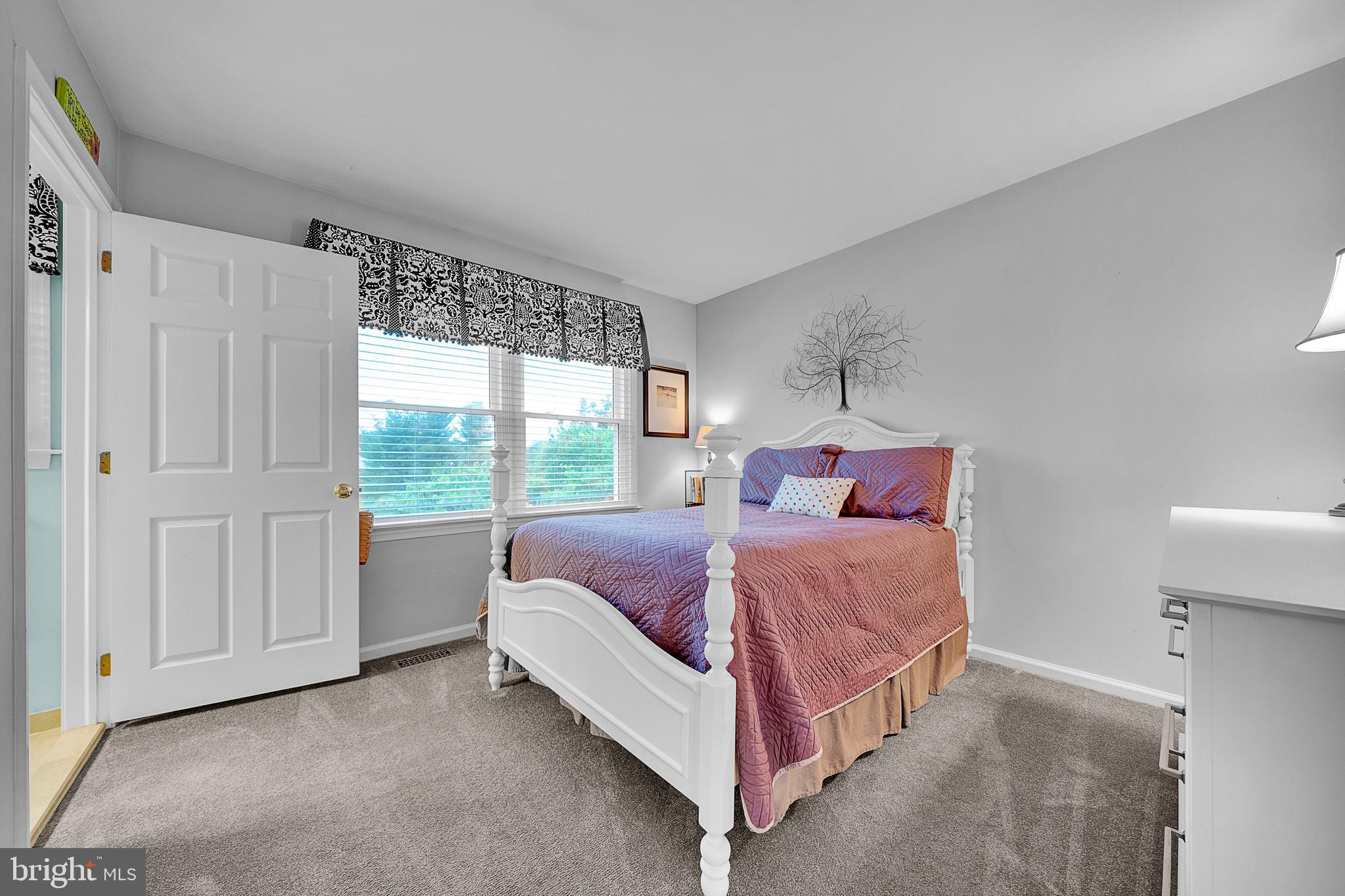 COUNTRY RIDGE - Residential