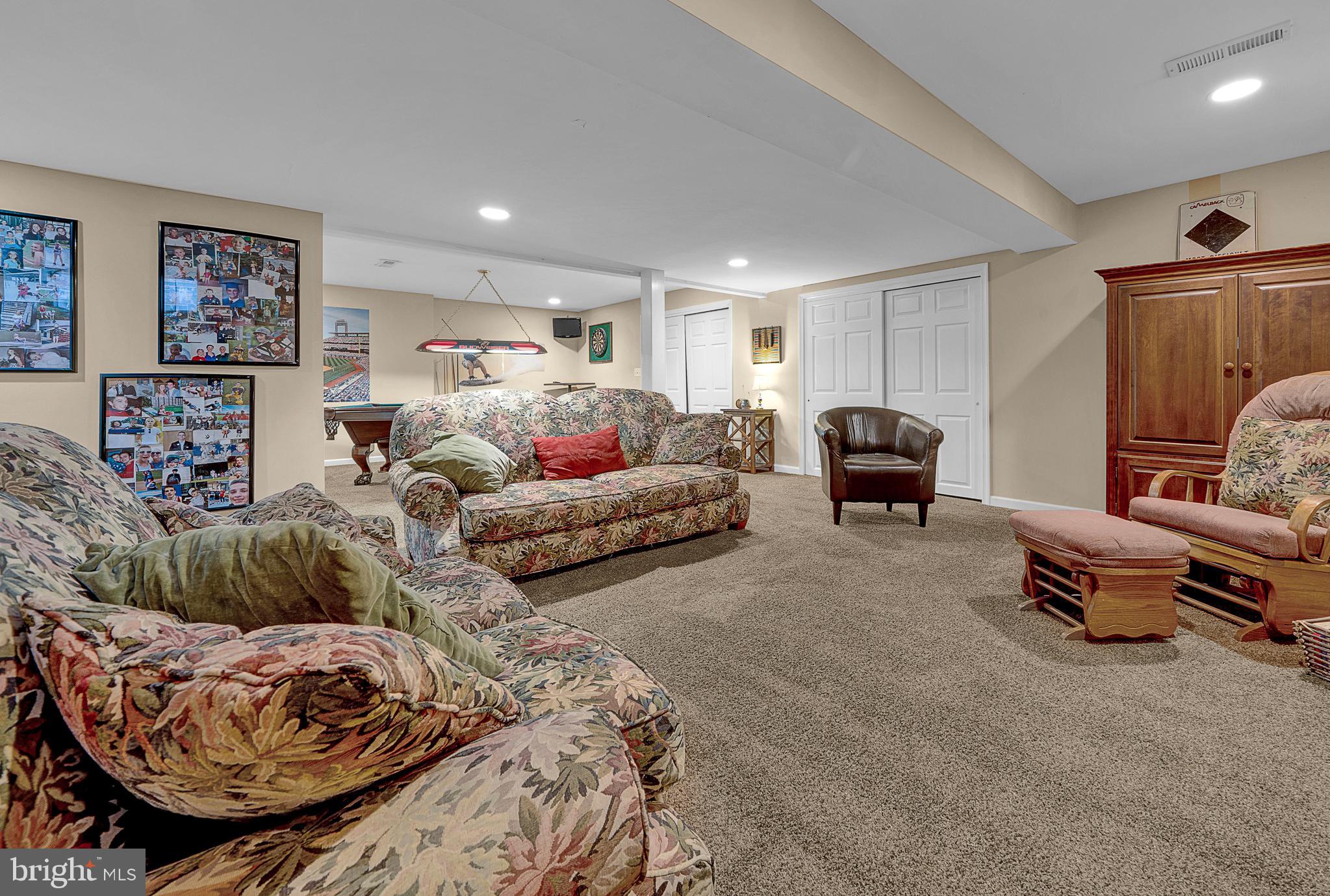 COUNTRY RIDGE - Residential