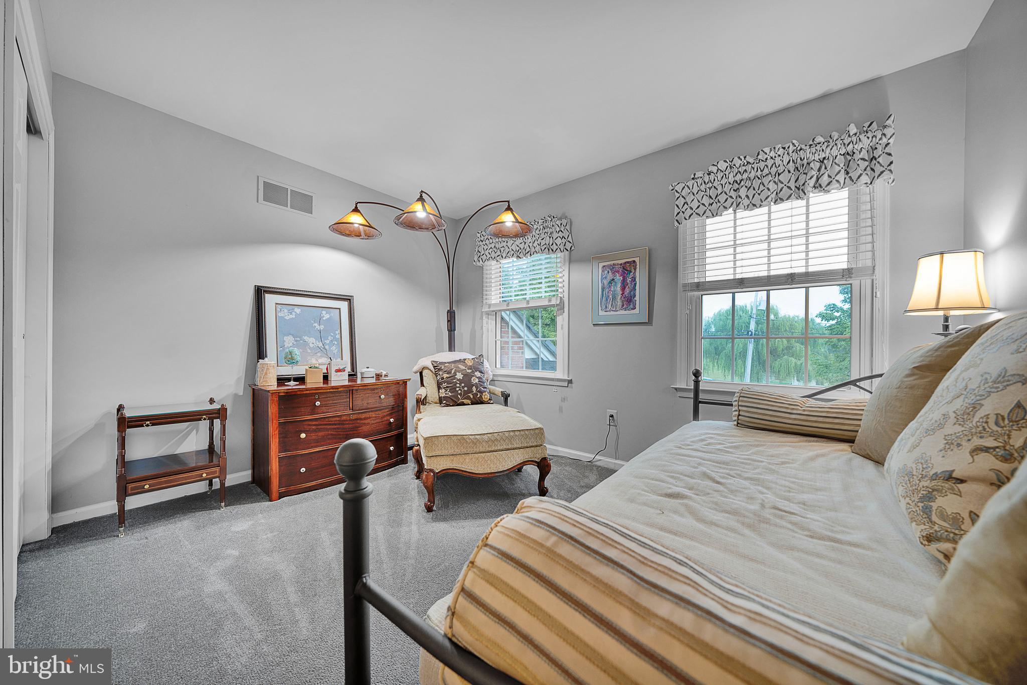 COUNTRY RIDGE - Residential