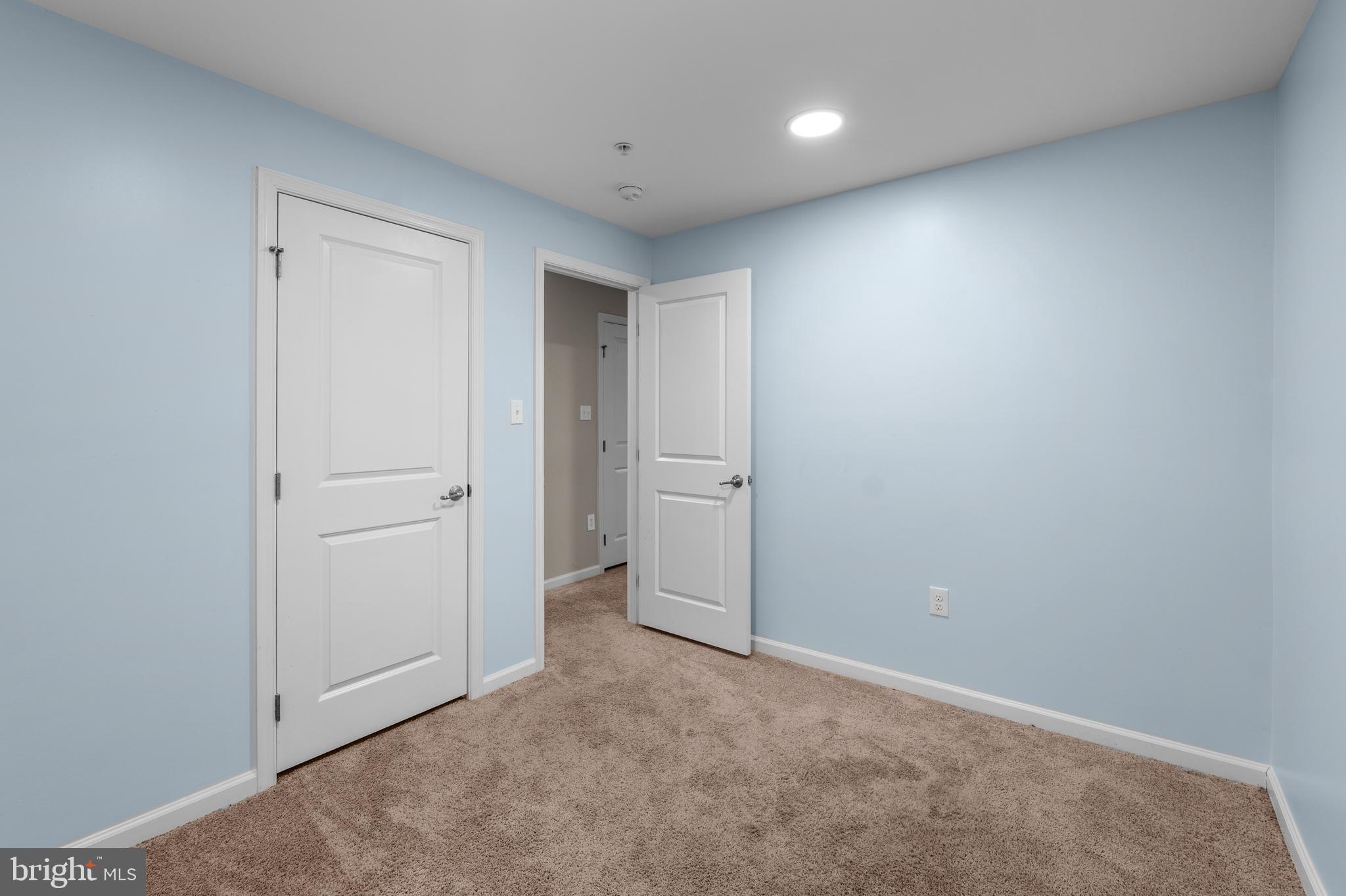 LANDSDALE - Residential Lease