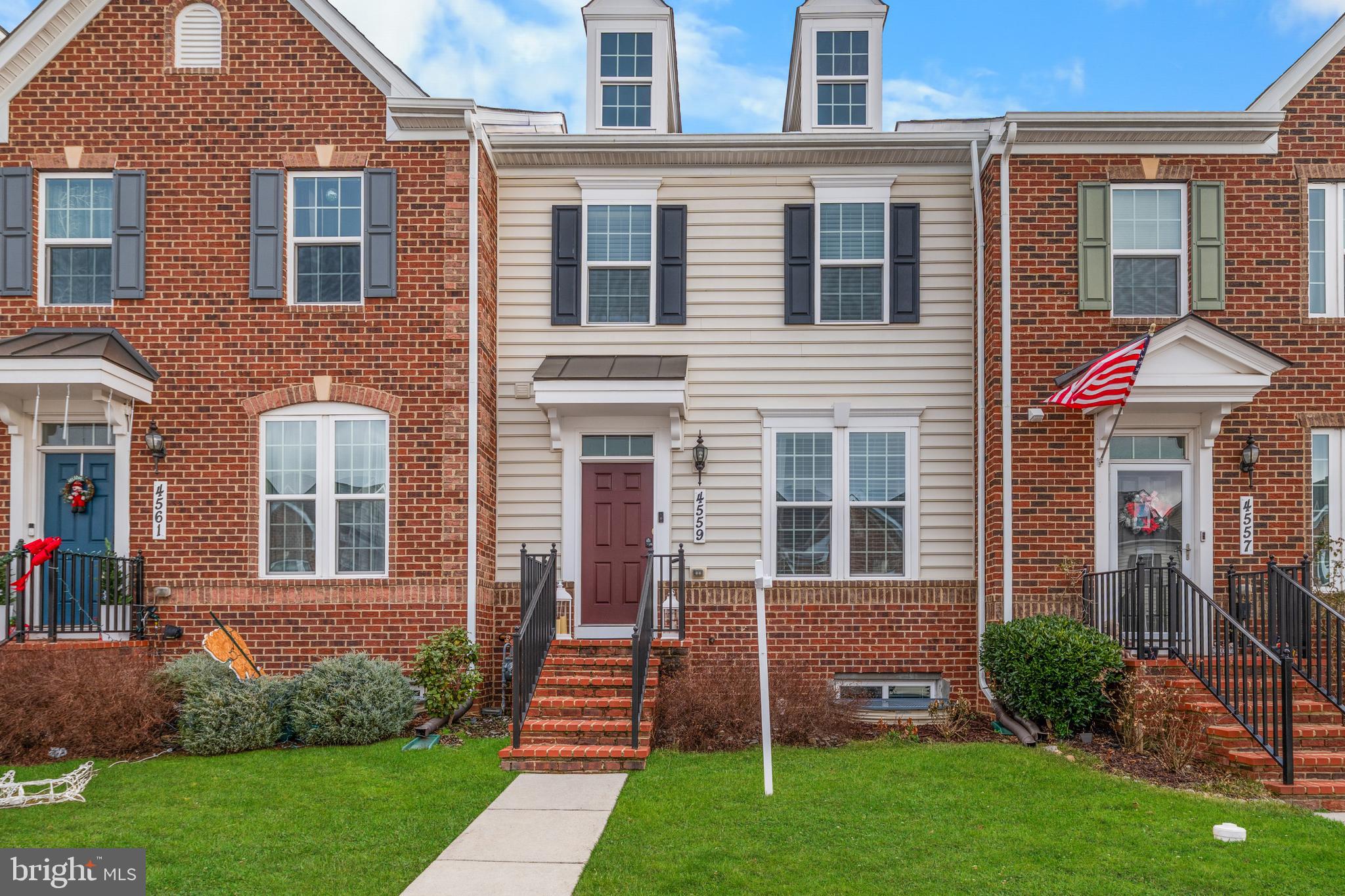 LANDSDALE - Residential Lease