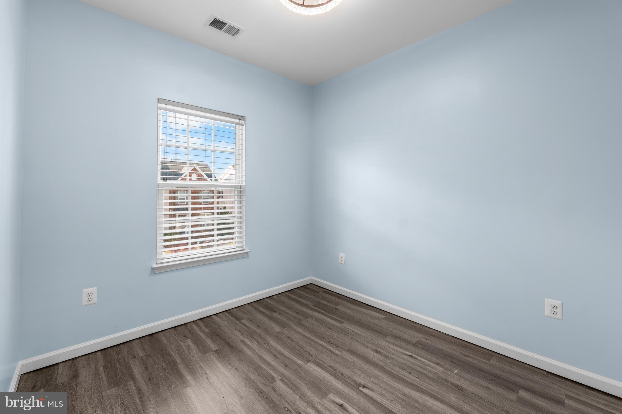 LANDSDALE - Residential Lease