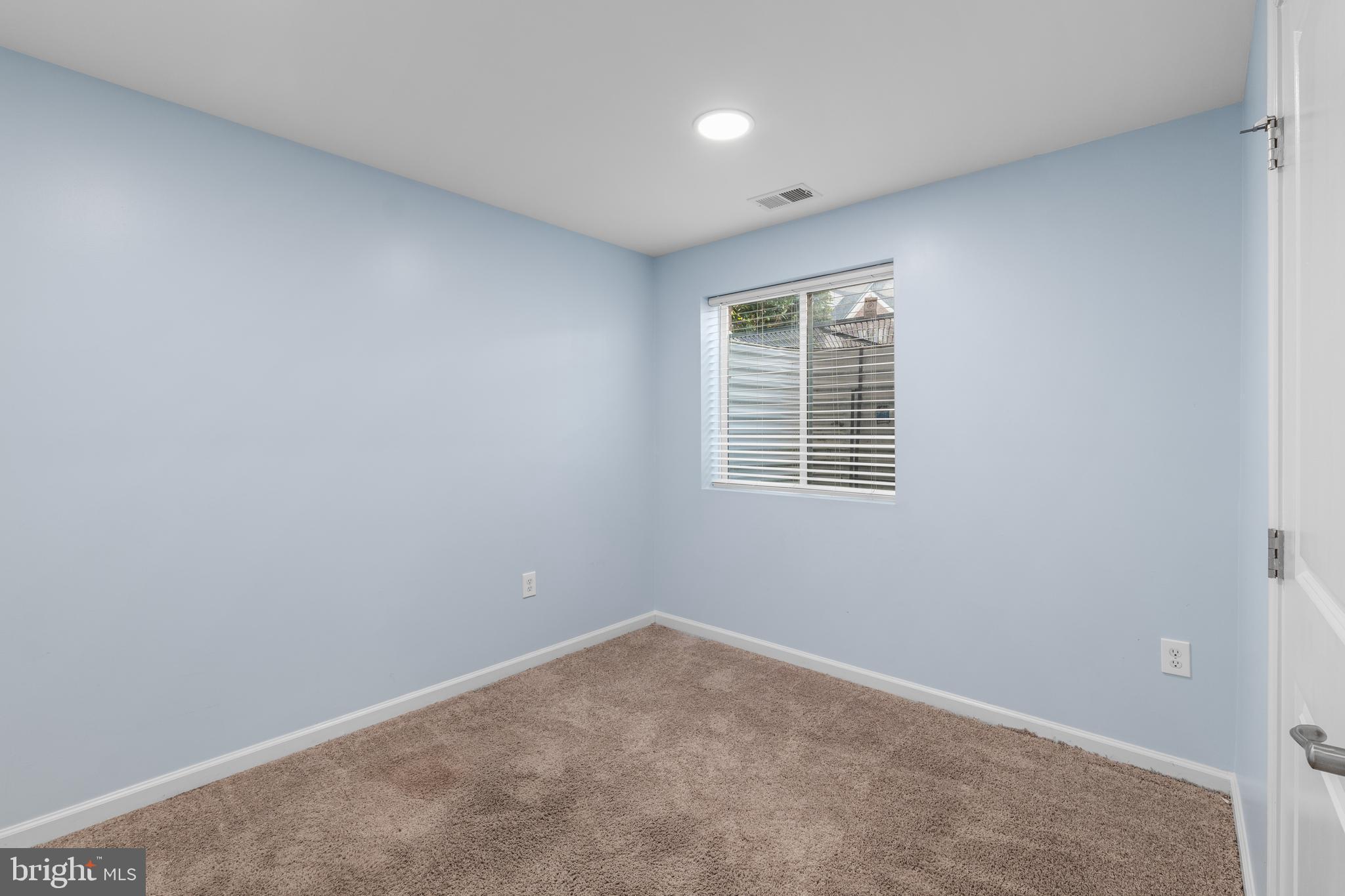 LANDSDALE - Residential Lease