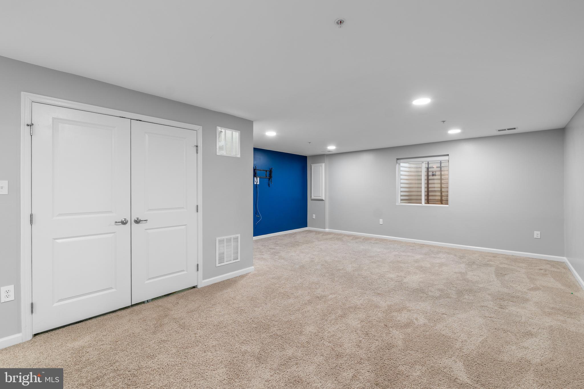 LANDSDALE - Residential Lease