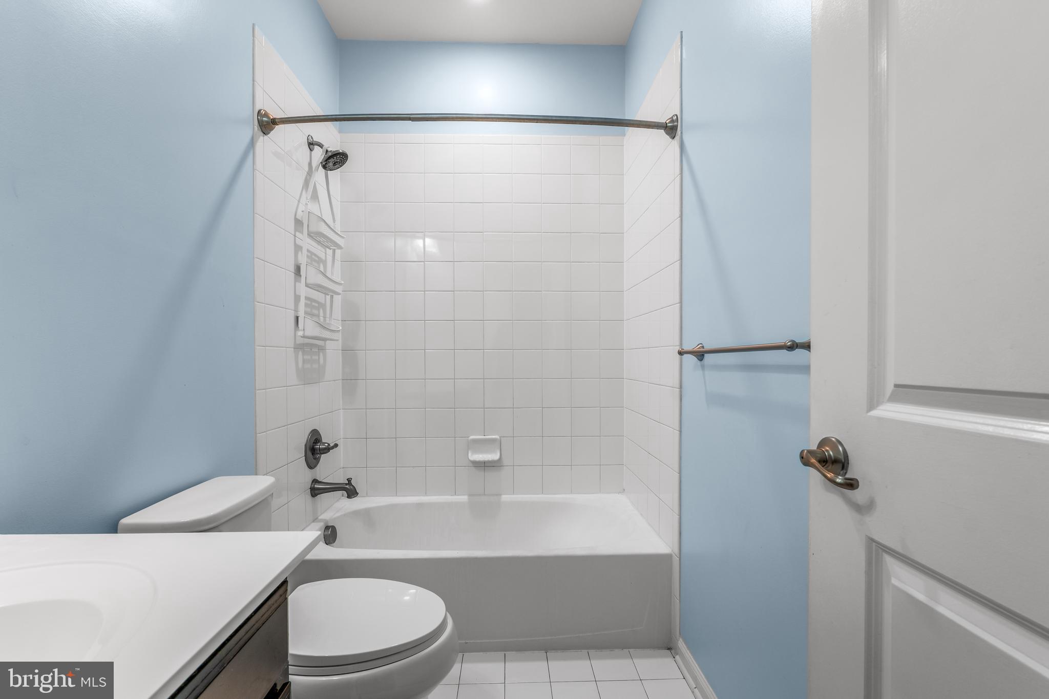 LANDSDALE - Residential Lease