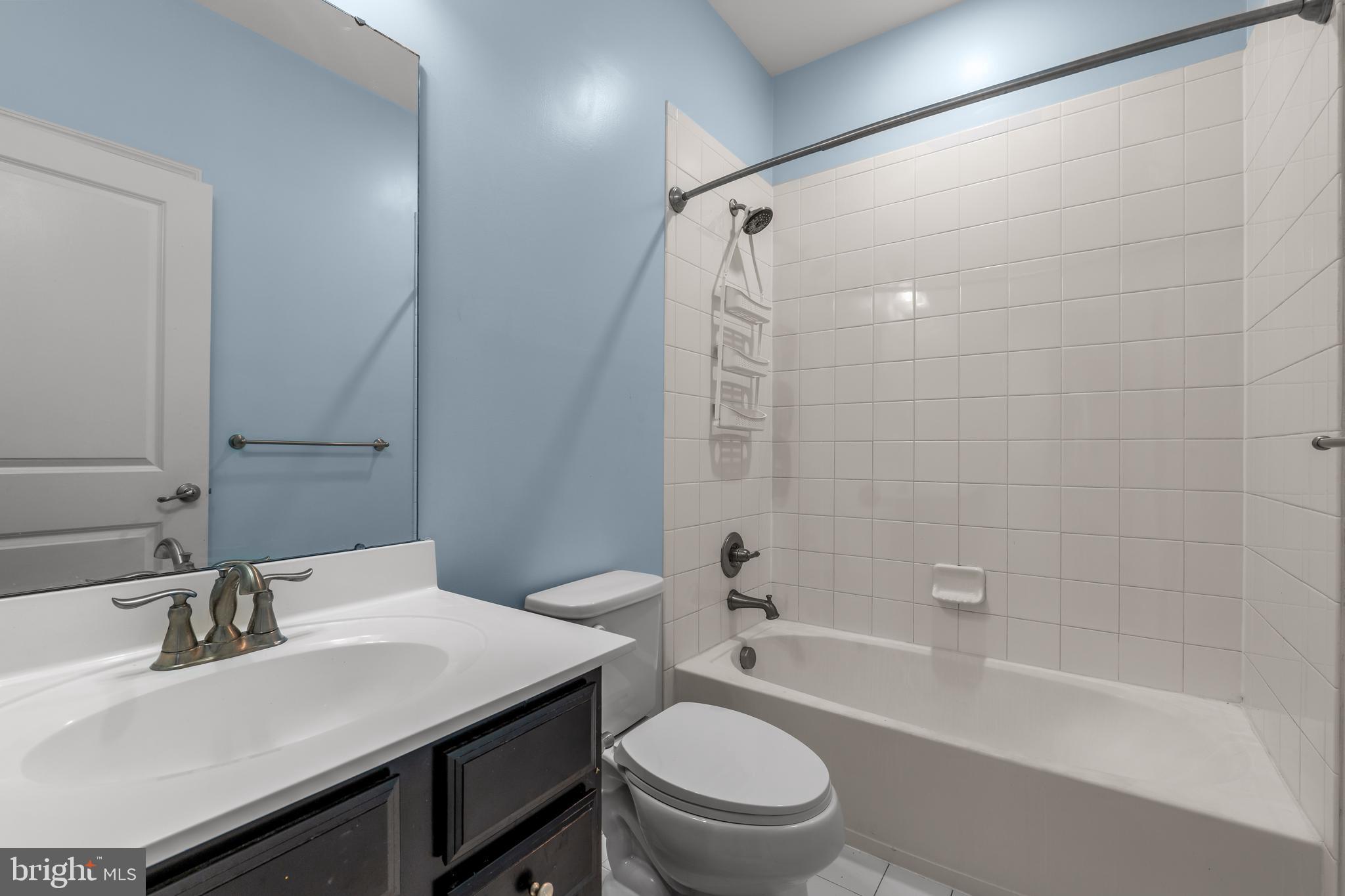 LANDSDALE - Residential Lease