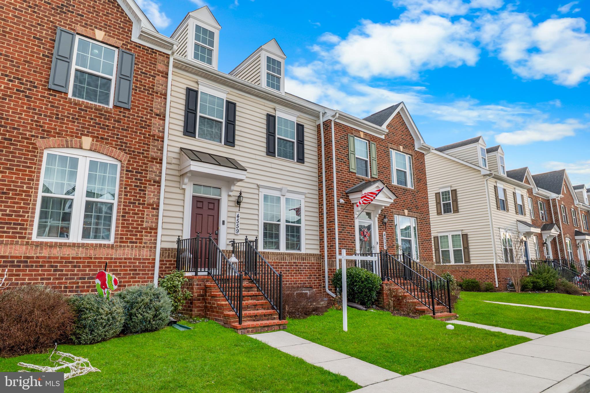 LANDSDALE - Residential Lease