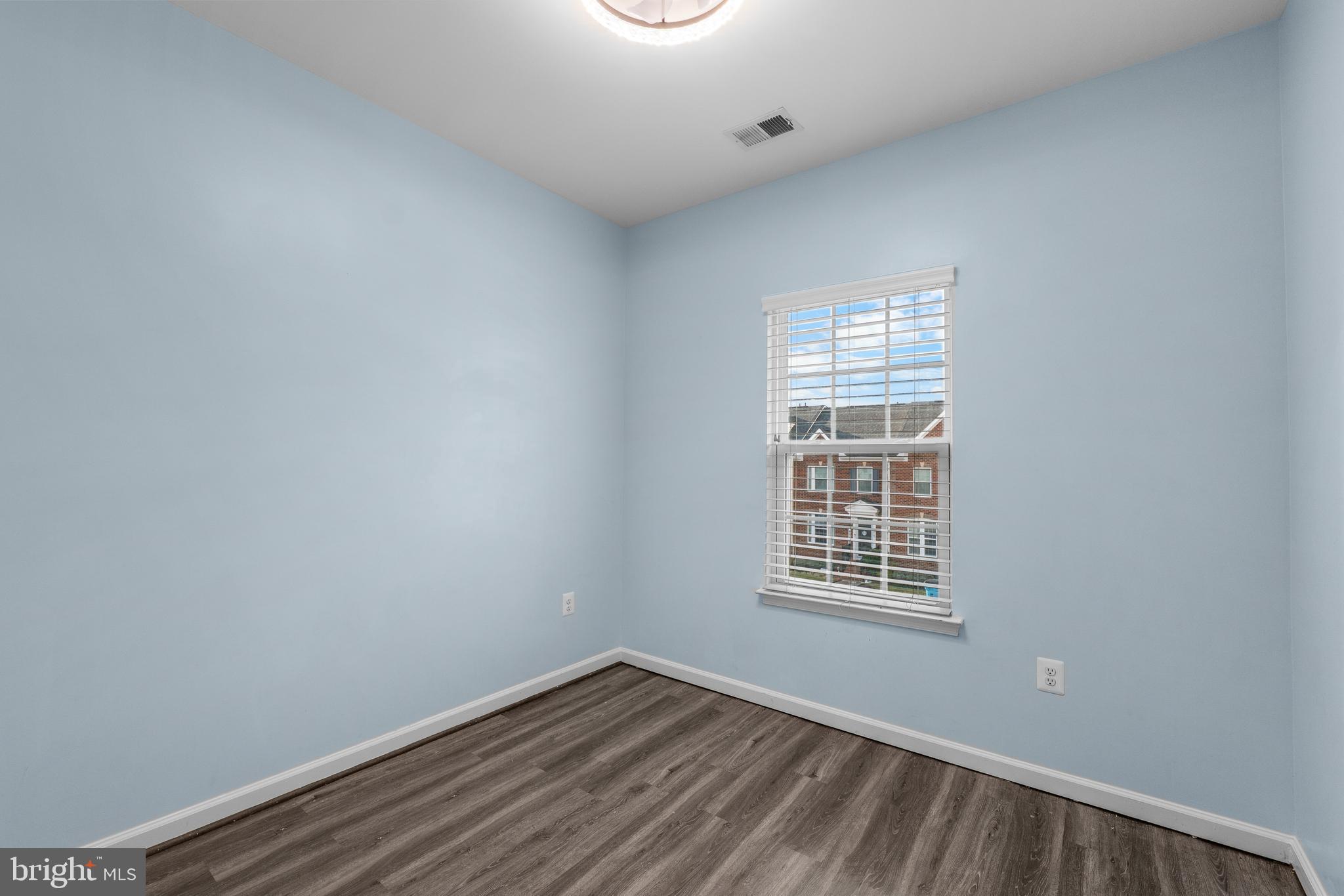 LANDSDALE - Residential Lease