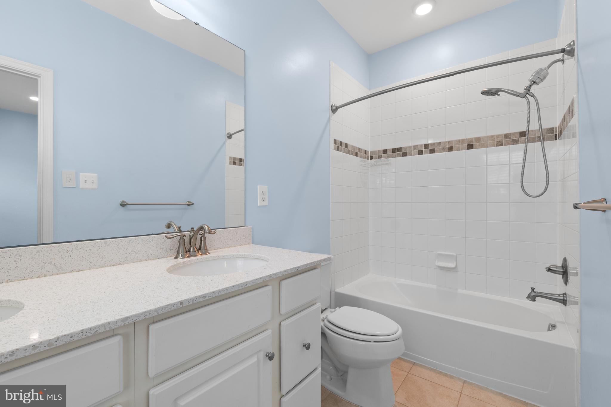 LANDSDALE - Residential Lease