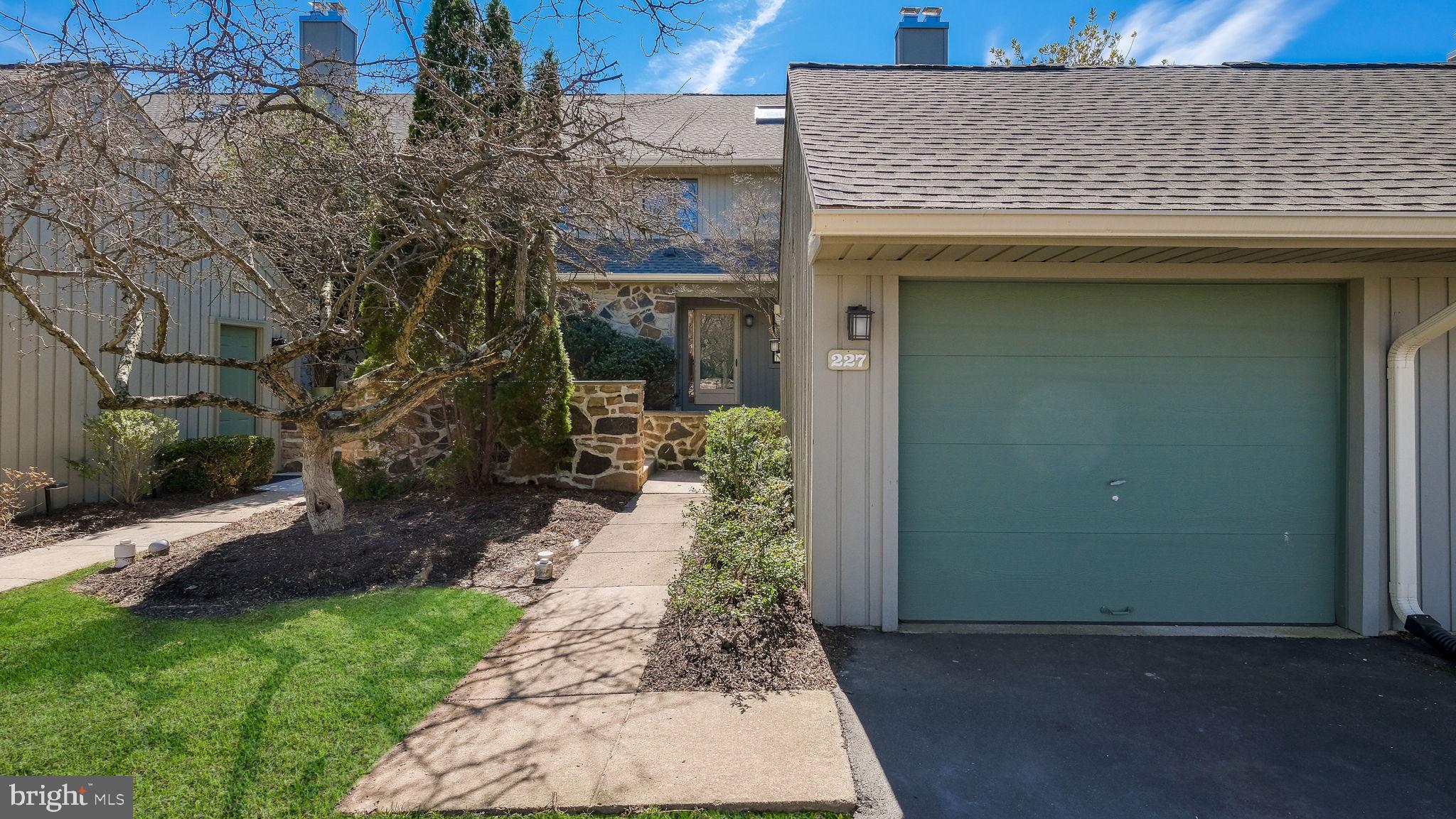 YARDLEY CORNERS - Residential