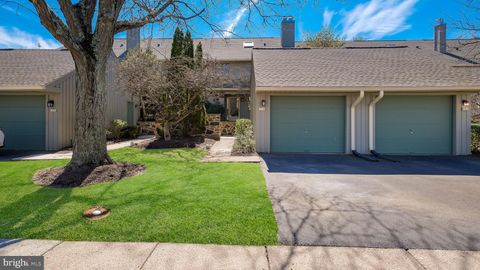 227 YELLOW SPRINGS COURT YARDLEY PA 19067