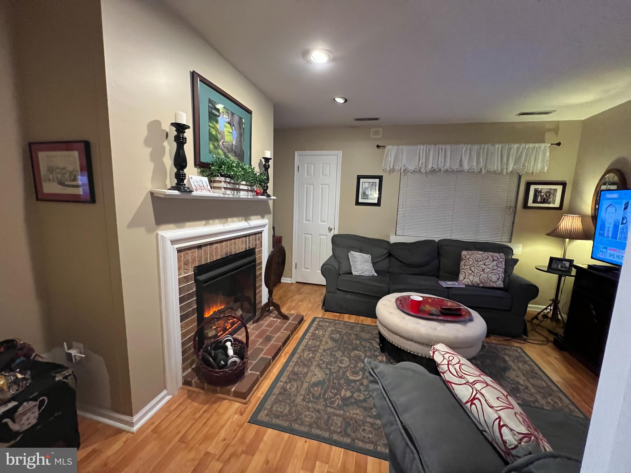 YARDLEY CORNERS - Residential