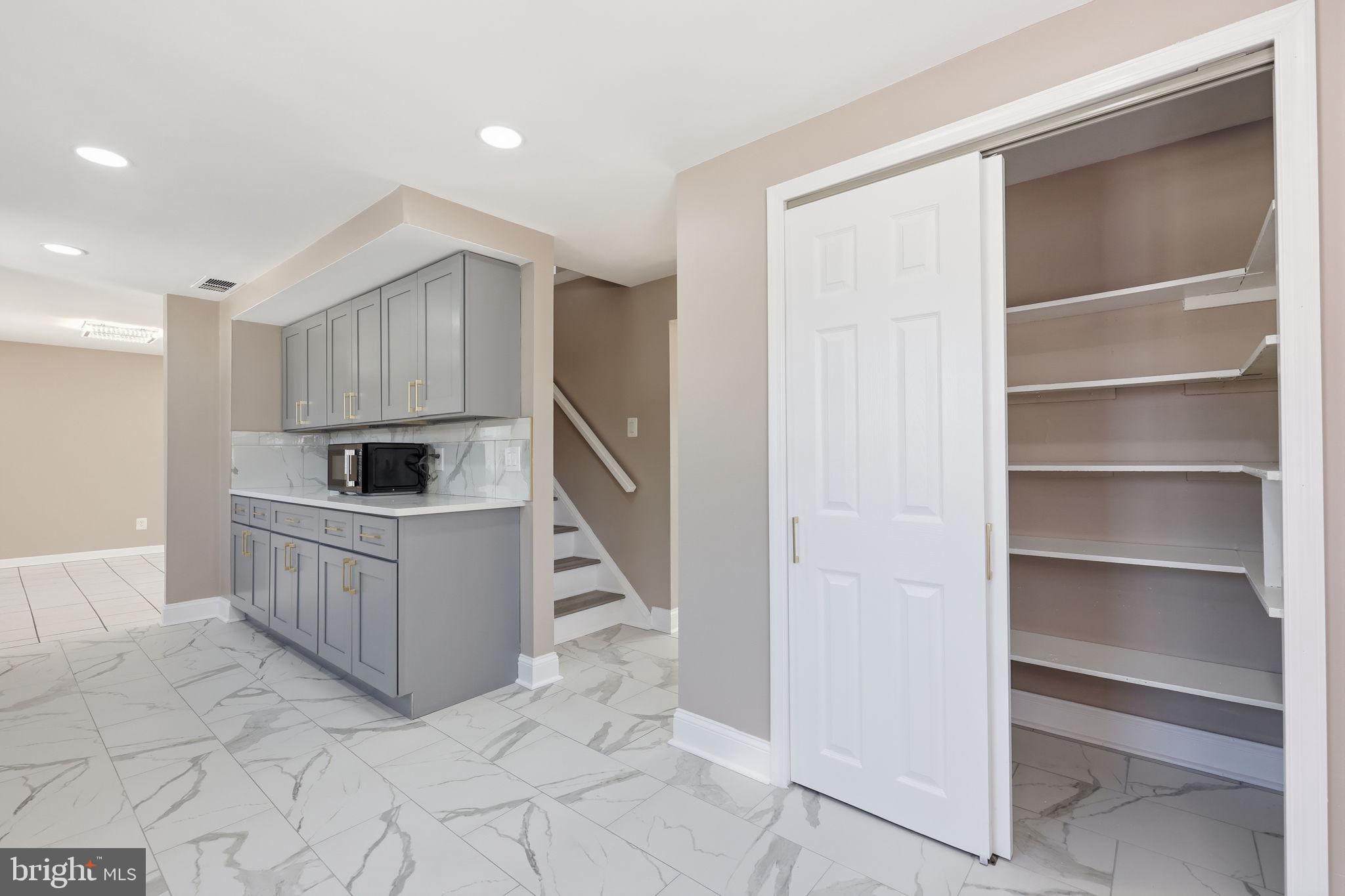 SOMERTON - Residential