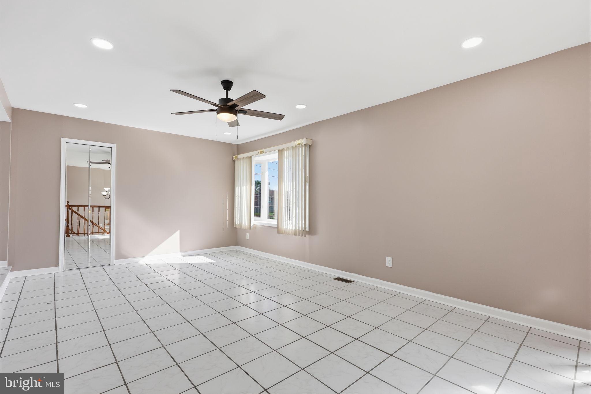 SOMERTON - Residential