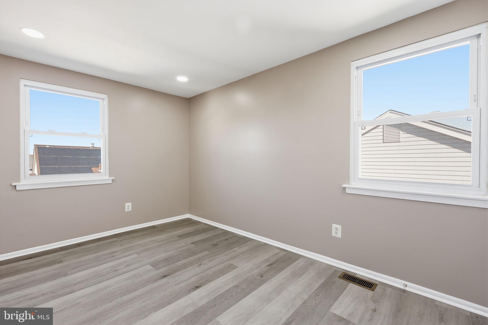 SOMERTON - Residential
