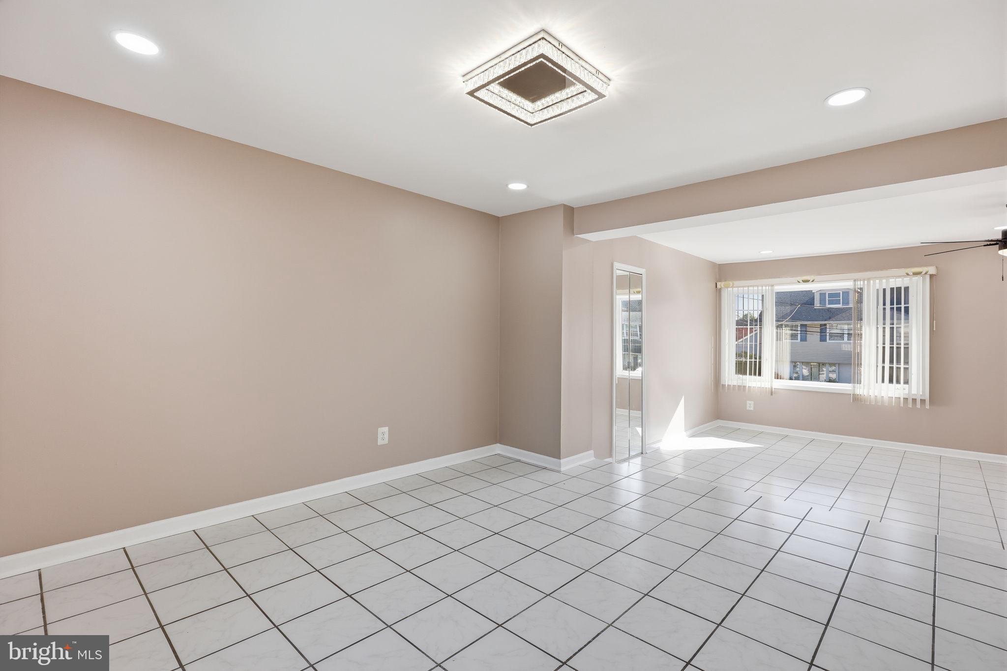 SOMERTON - Residential