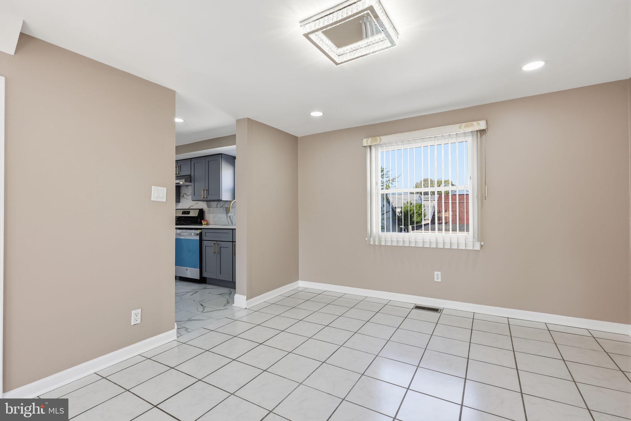 SOMERTON - Residential