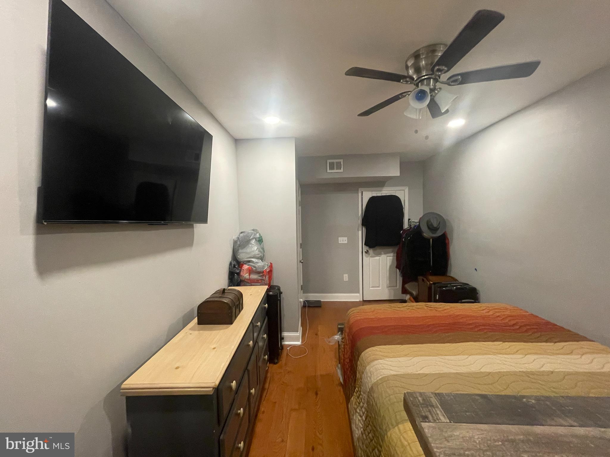 ELMWOOD PARK - Commercial Sale