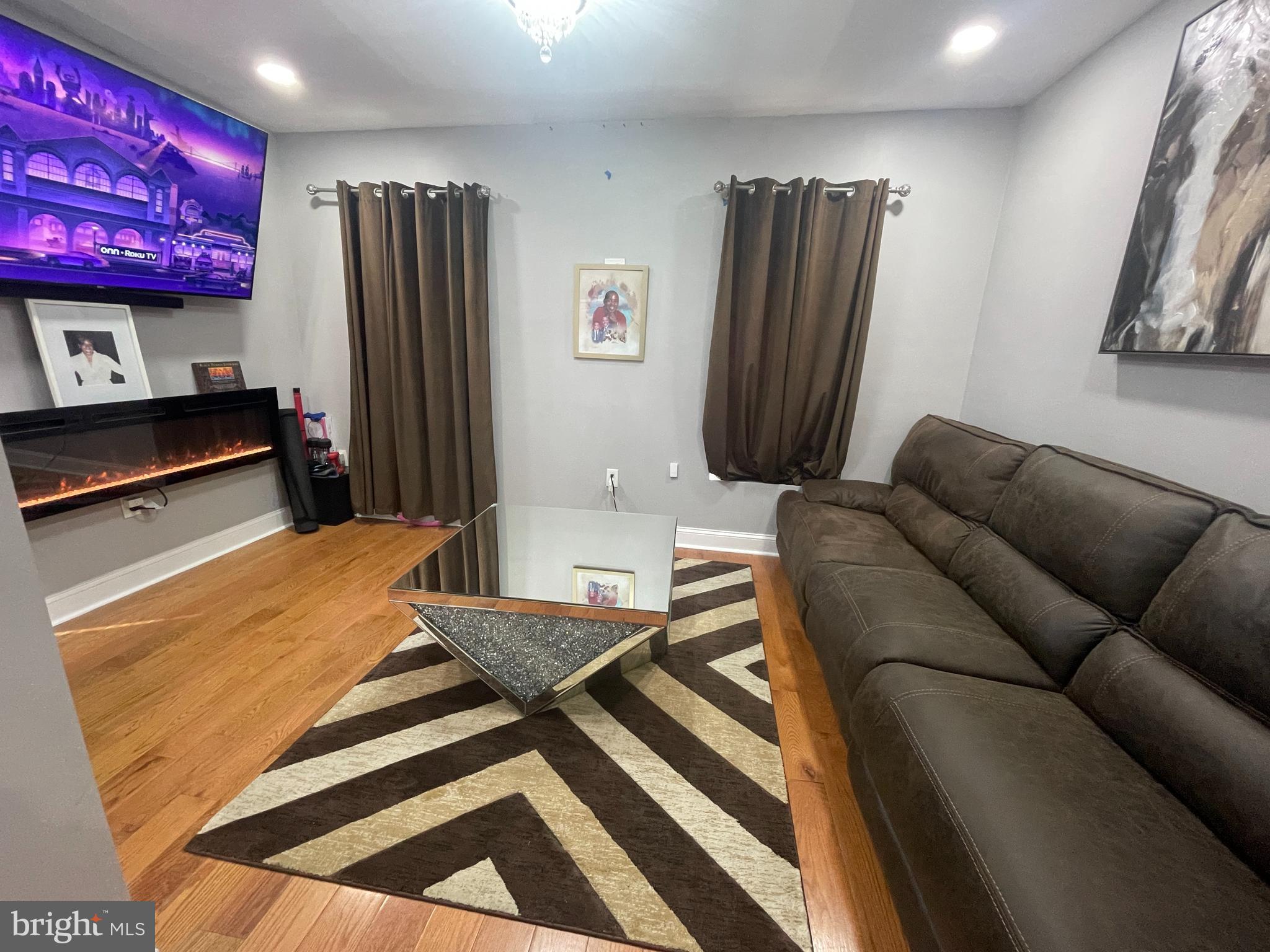 7119 WOODLAND AVENUE