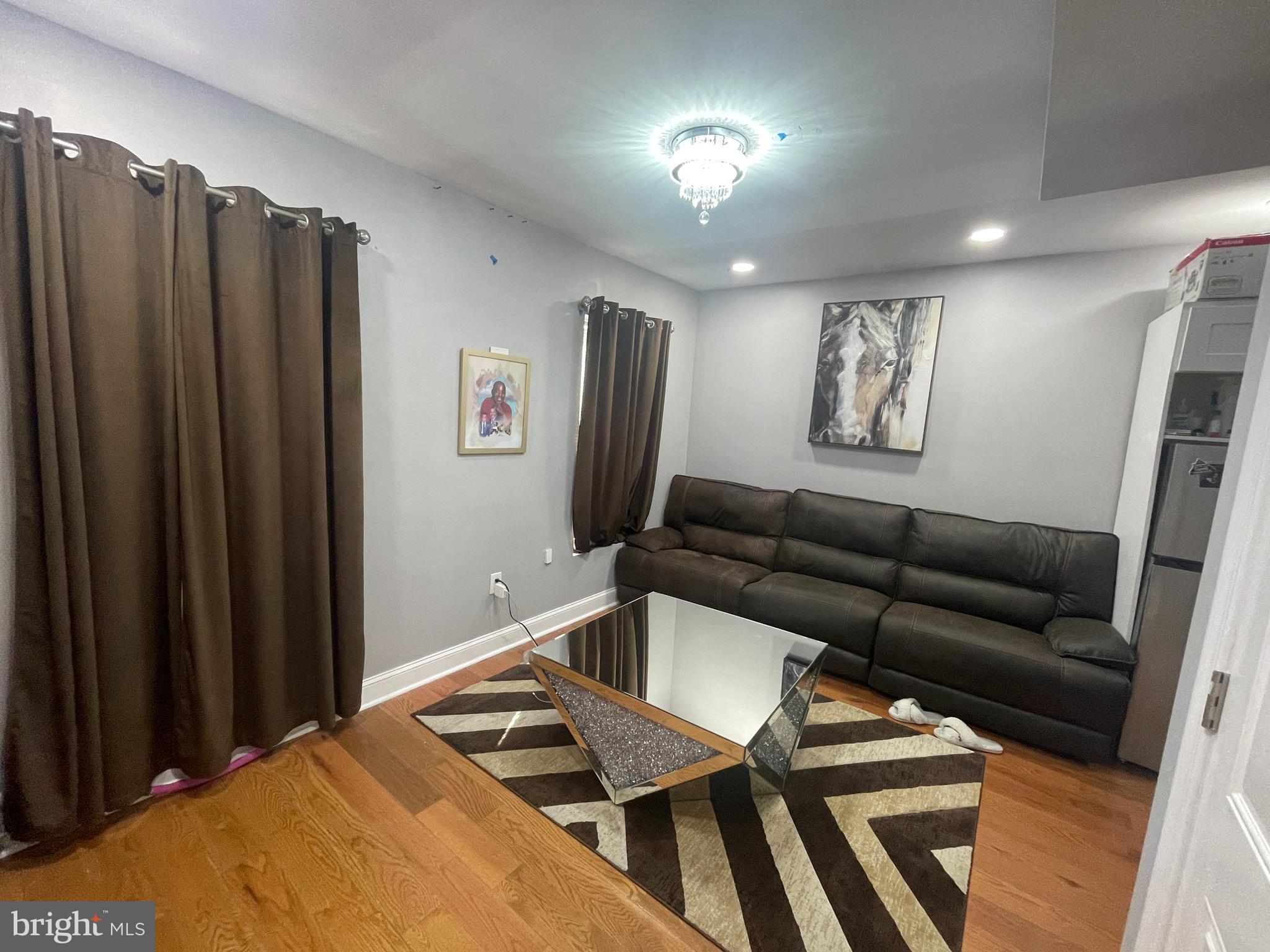 ELMWOOD PARK - Commercial Sale