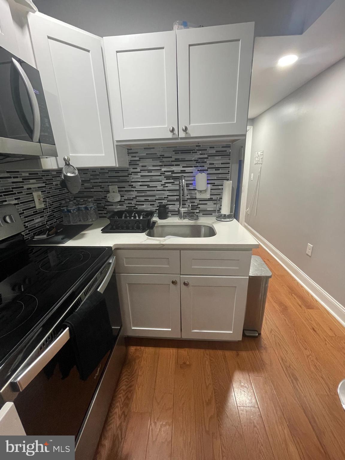 ELMWOOD PARK - Commercial Sale