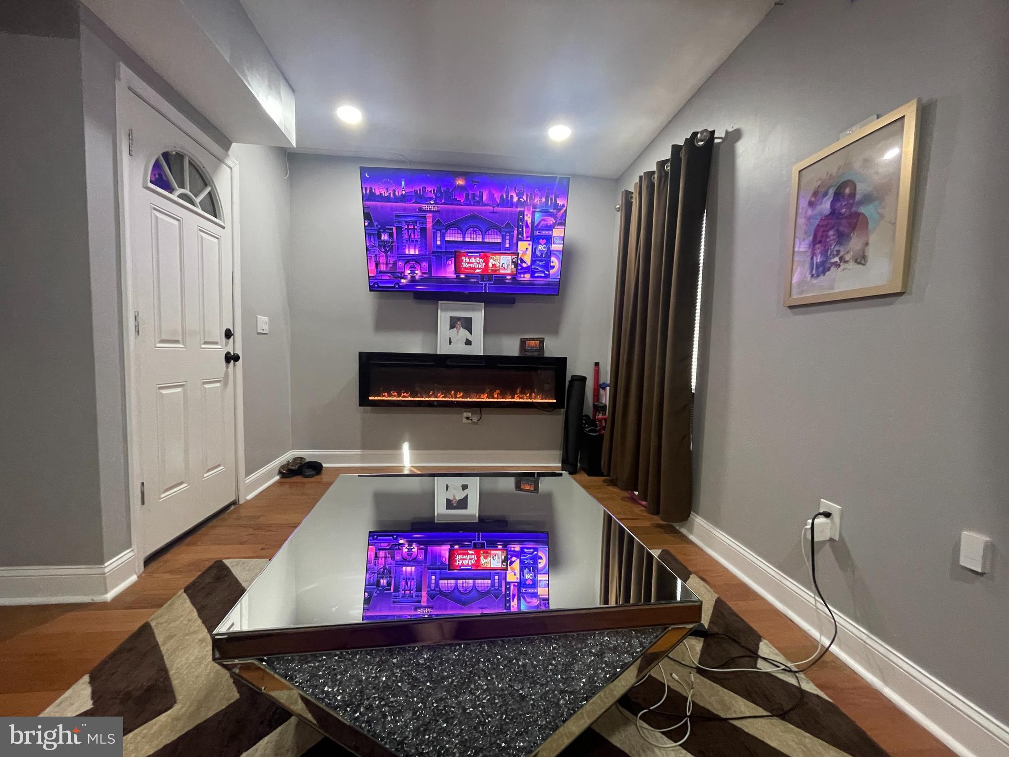 ELMWOOD PARK - Commercial Sale