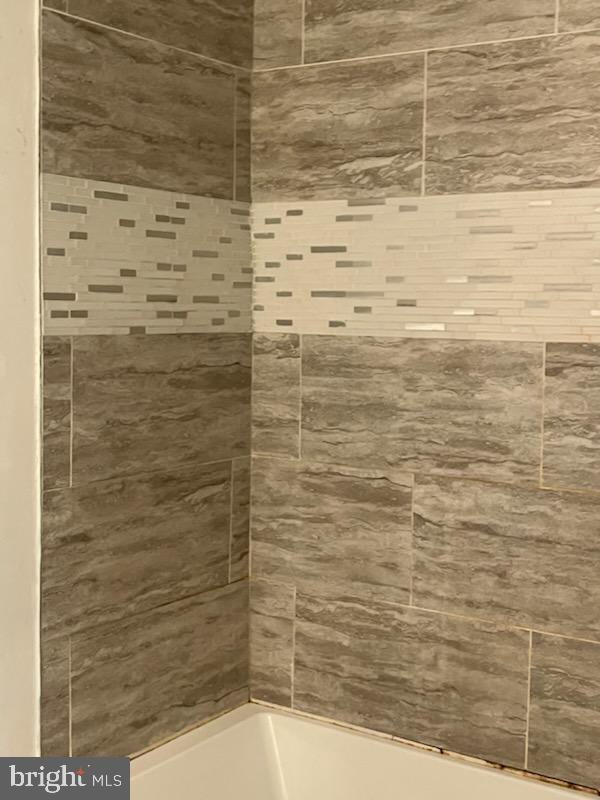 ELMWOOD PARK - Commercial Sale