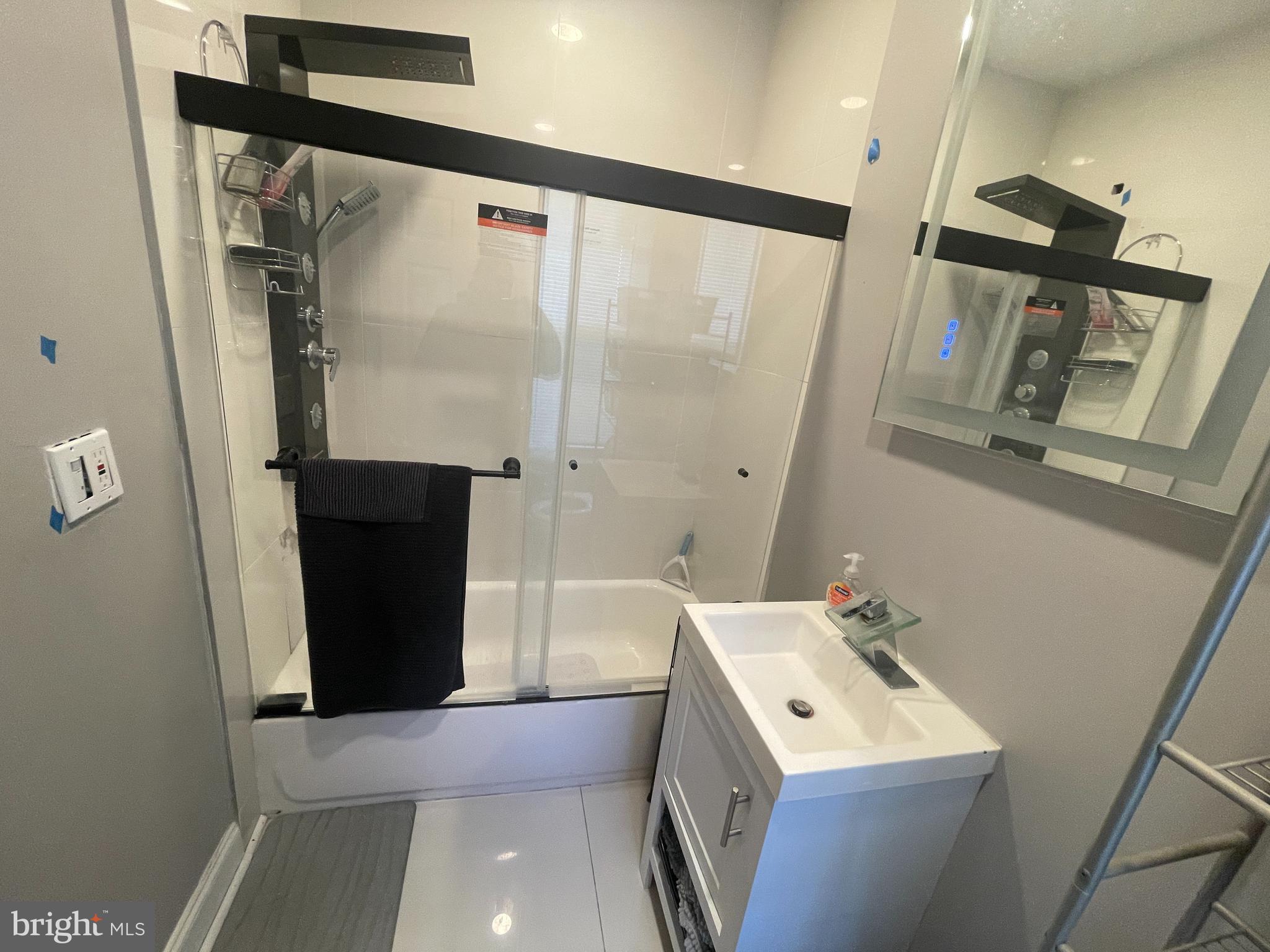 ELMWOOD PARK - Commercial Sale