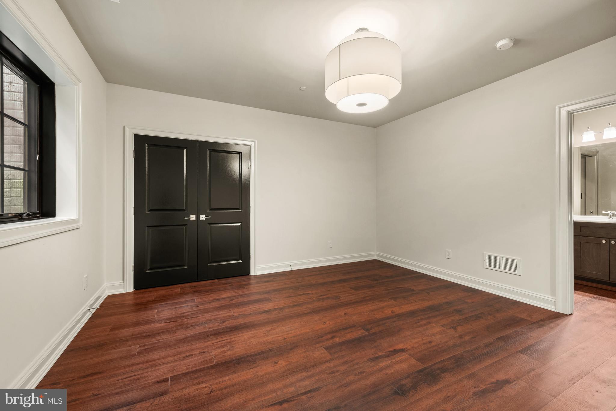 AINSLEY FOREST - Residential