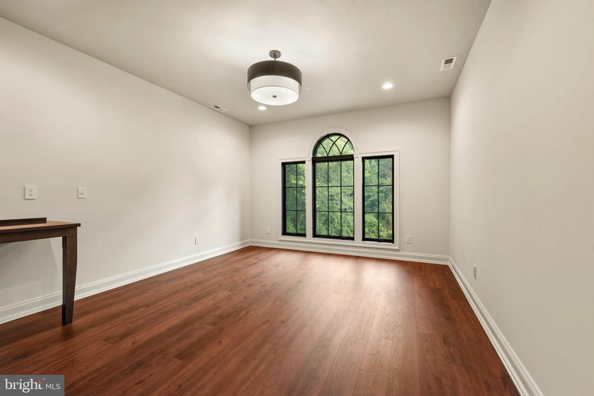 AINSLEY FOREST - Residential