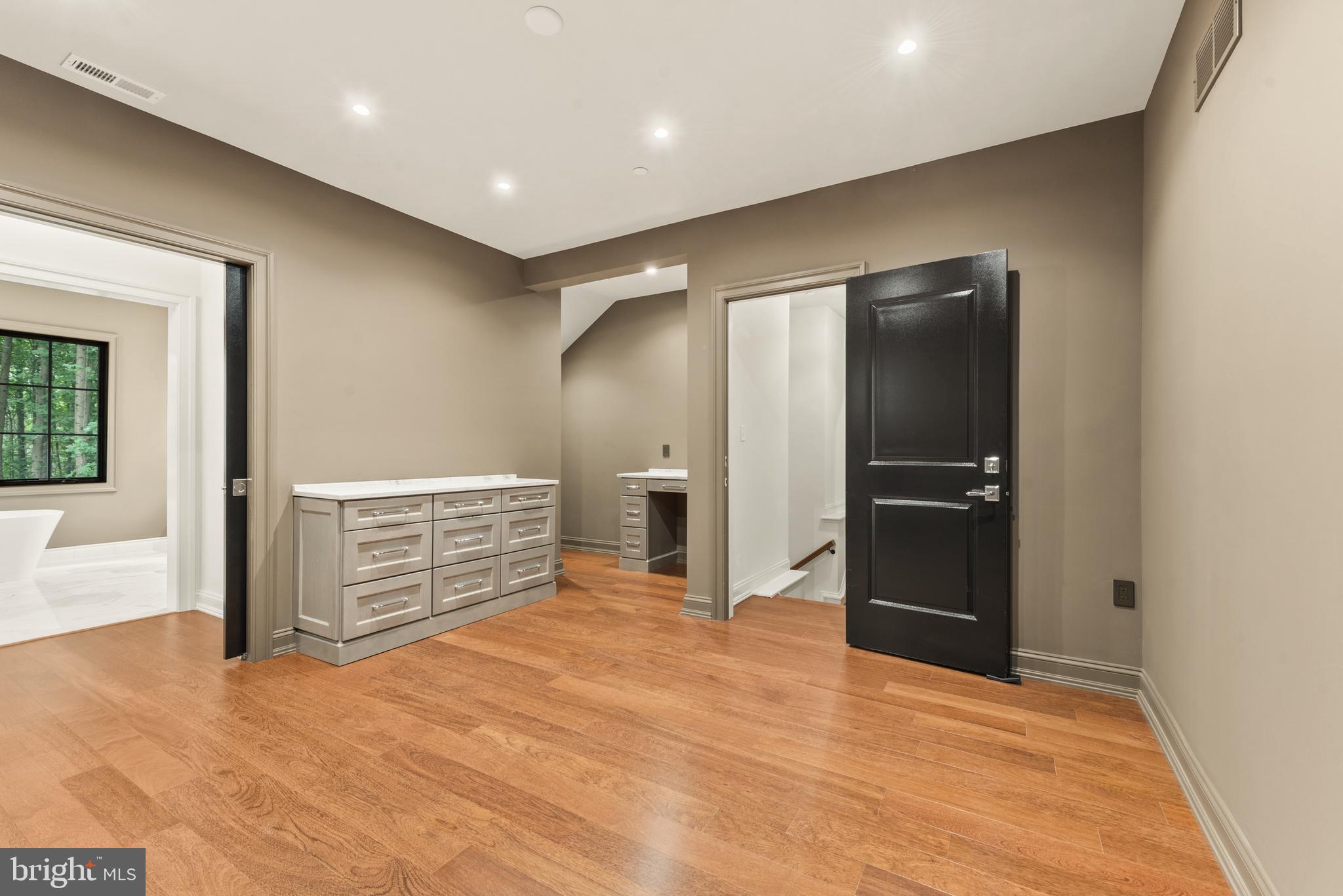 AINSLEY FOREST - Residential