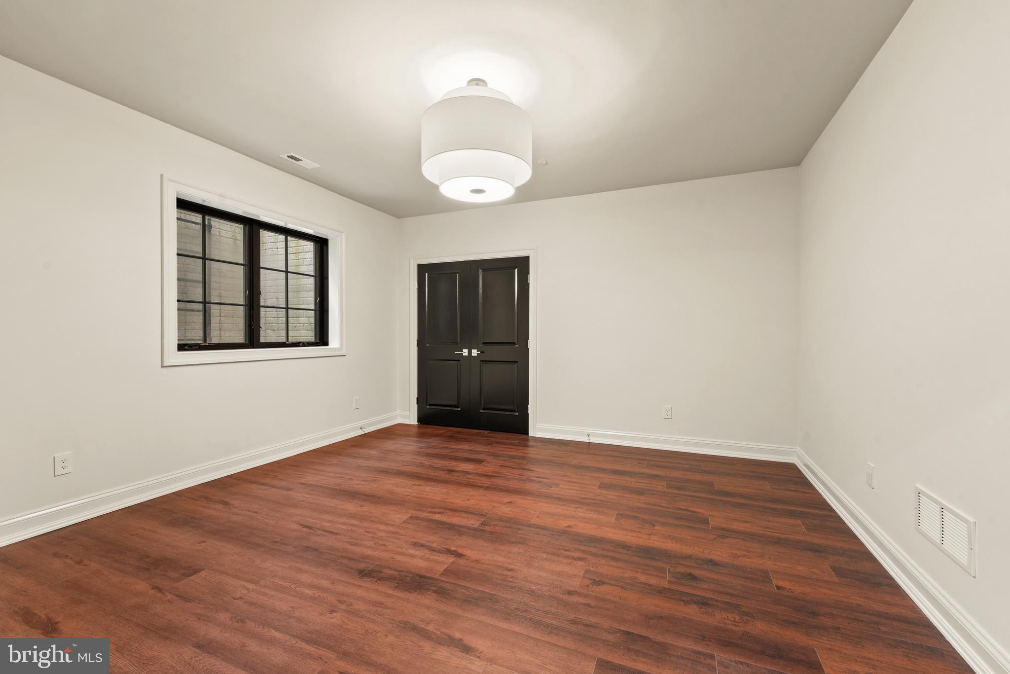 AINSLEY FOREST - Residential