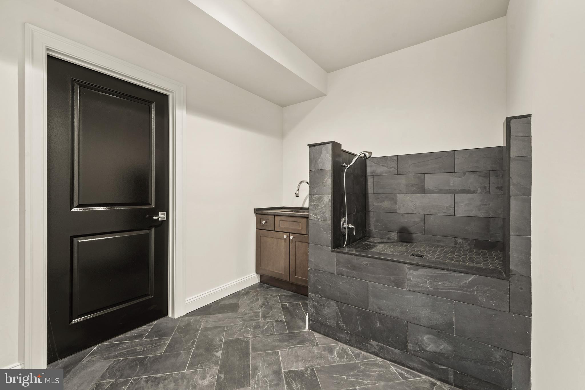 AINSLEY FOREST - Residential