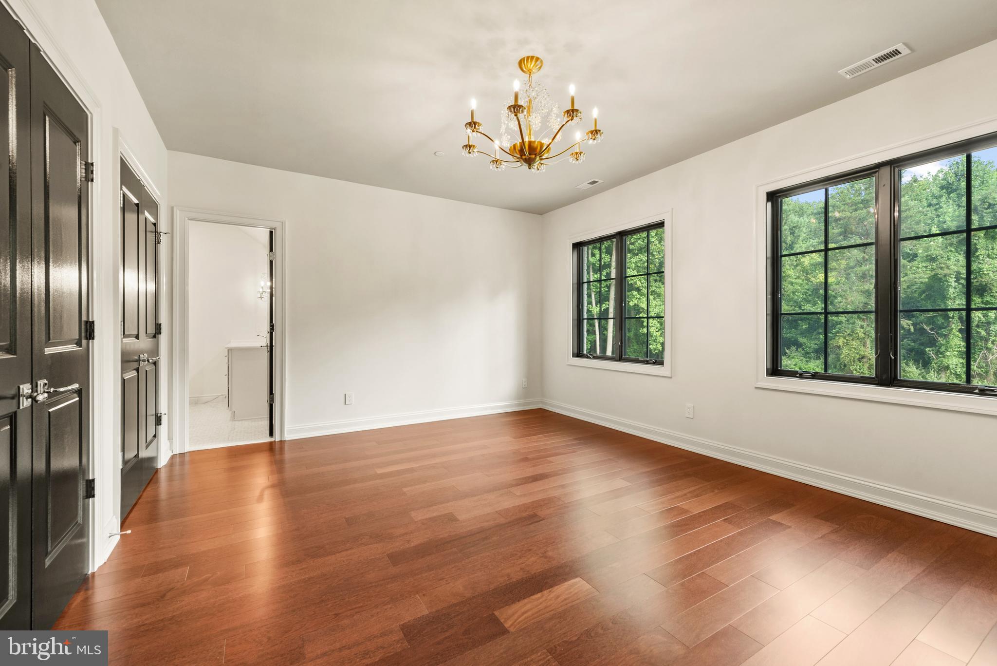 AINSLEY FOREST - Residential