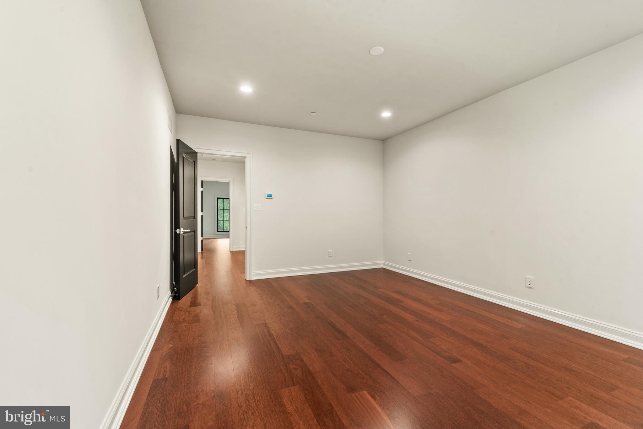 AINSLEY FOREST - Residential