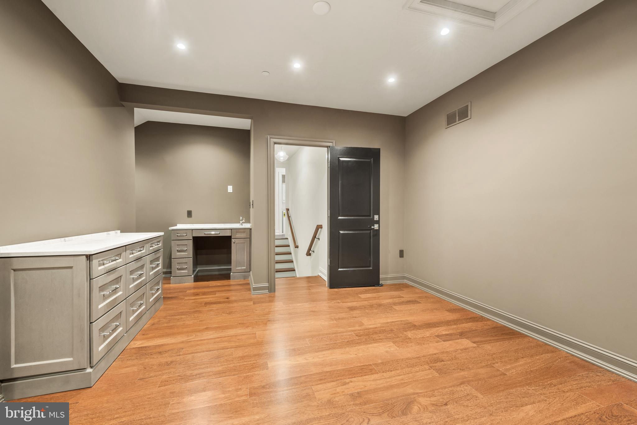 AINSLEY FOREST - Residential