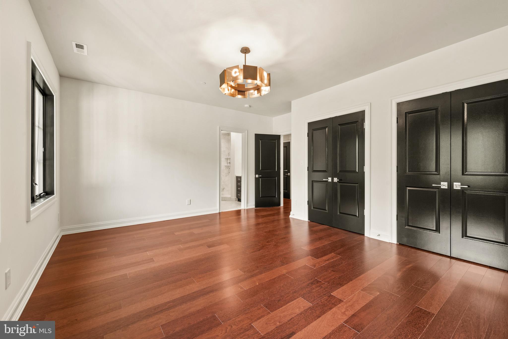 AINSLEY FOREST - Residential