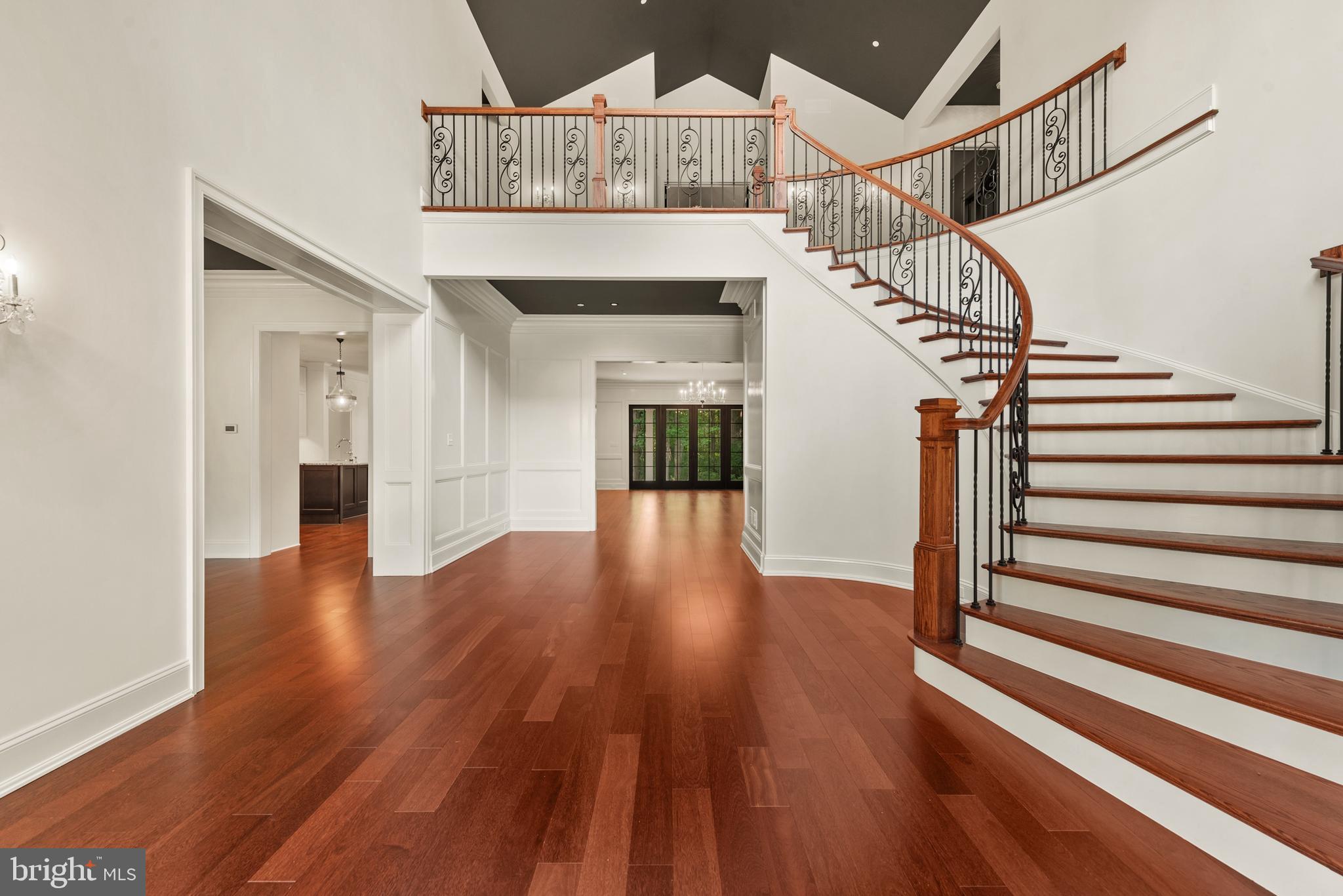 928 FENARIO CIRCLE