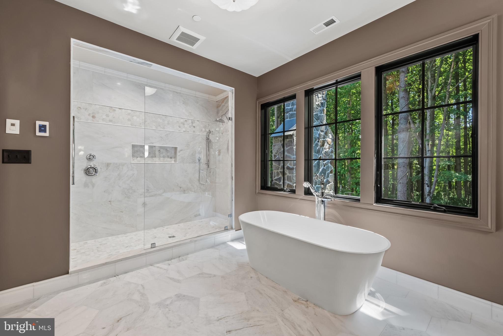 AINSLEY FOREST - Residential