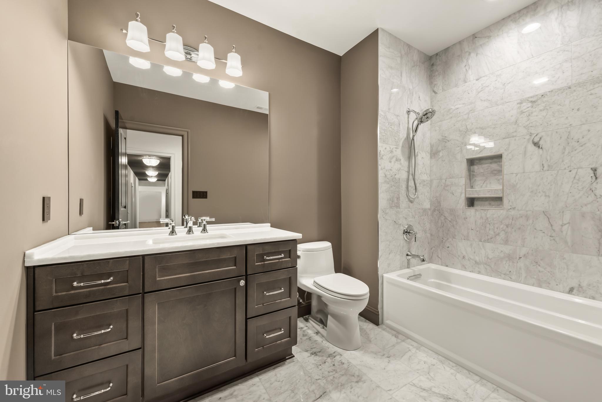 AINSLEY FOREST - Residential