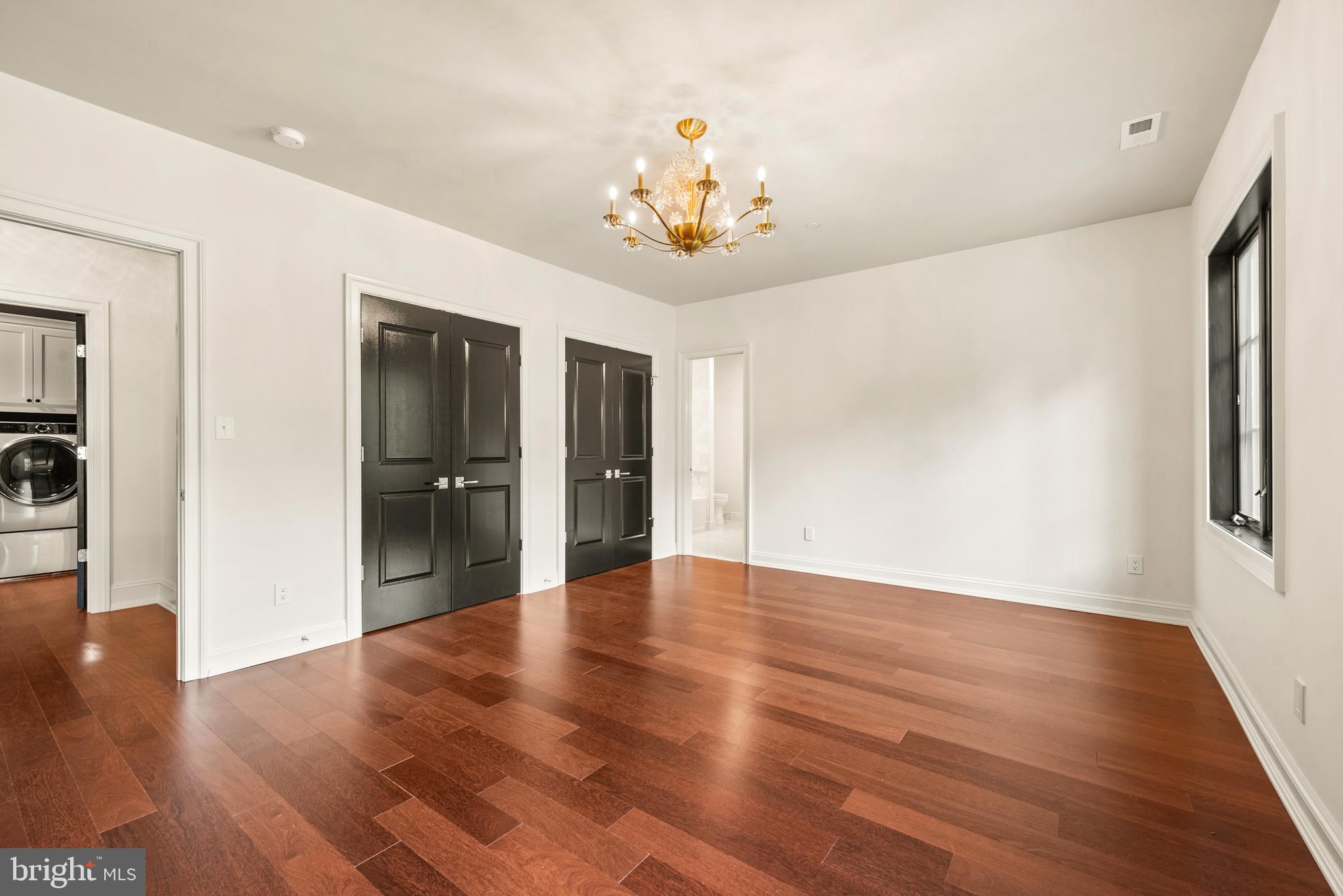 AINSLEY FOREST - Residential