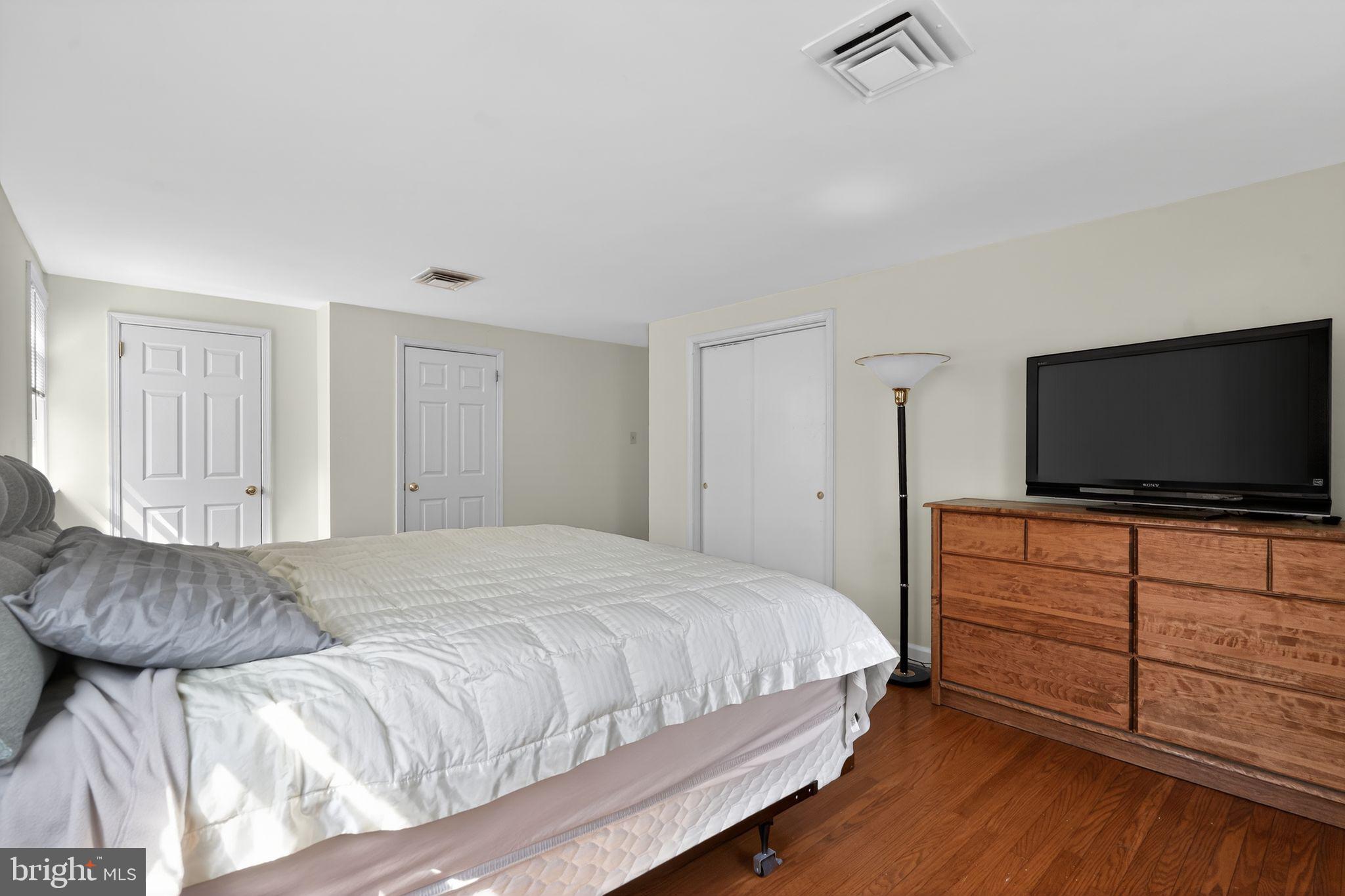 JENKINTOWN - Residential