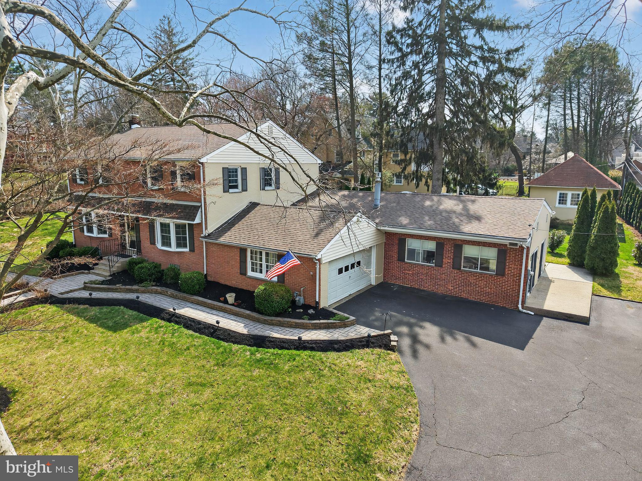 JENKINTOWN - Residential