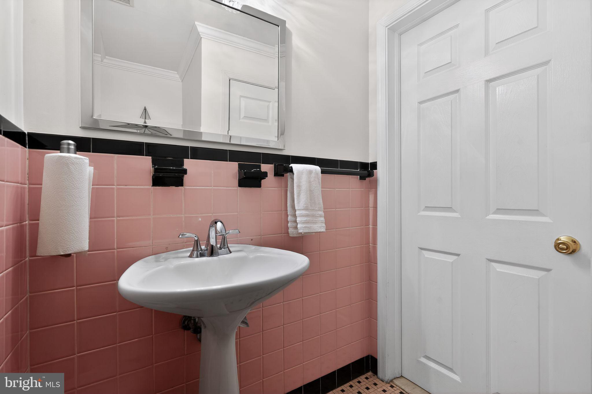 JENKINTOWN - Residential