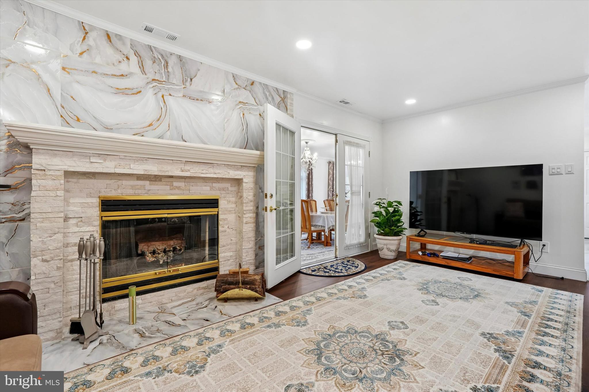 2446 NEW MARKET SQ S