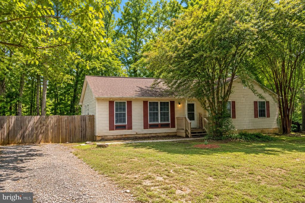 Photo of 12914 Trapp Drive, SPOTSYLVANIA, VA 22551 (MLS # VASP2041862)