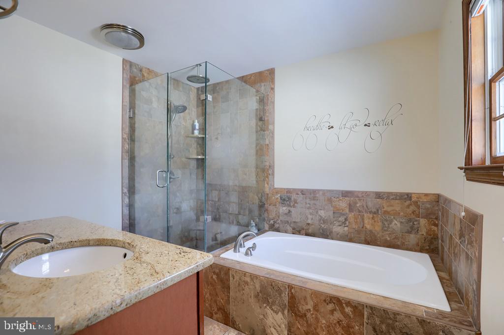 CUSHION PEAK - Residential