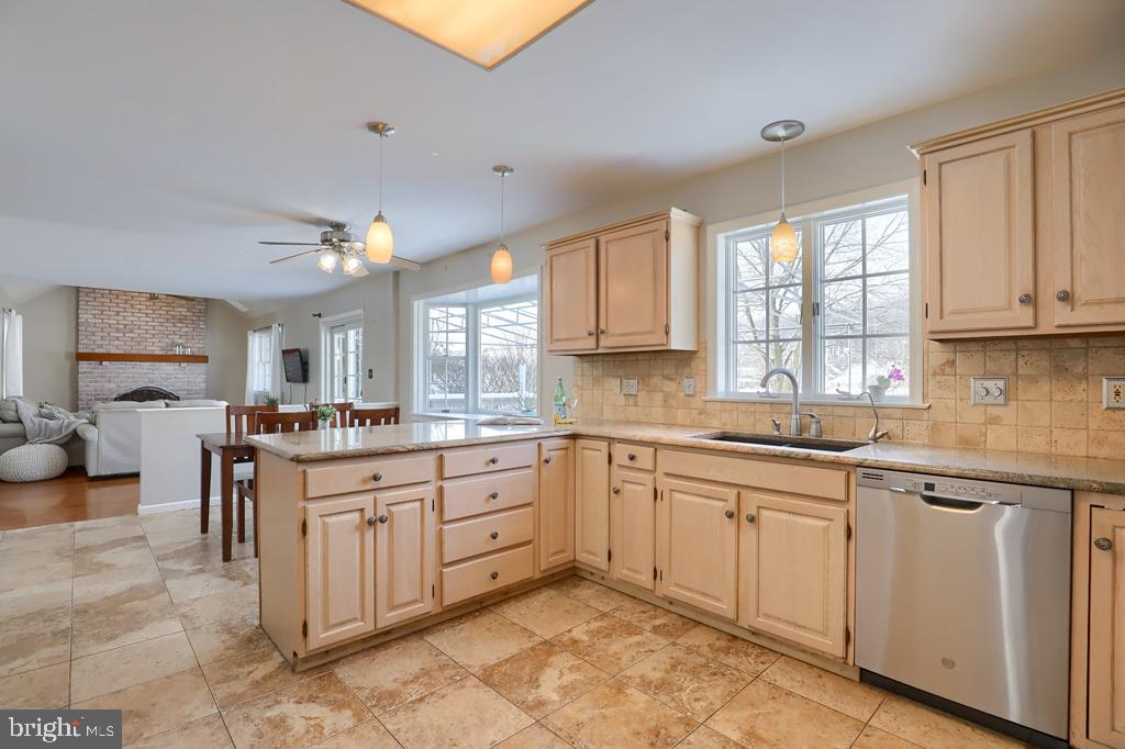 CUSHION PEAK - Residential