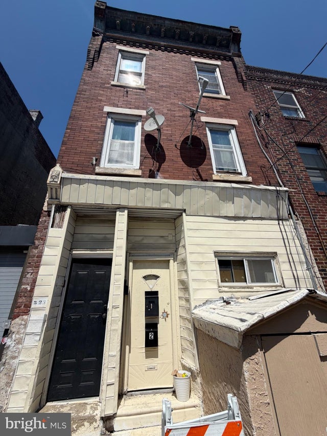 523 DICKINSON STREET