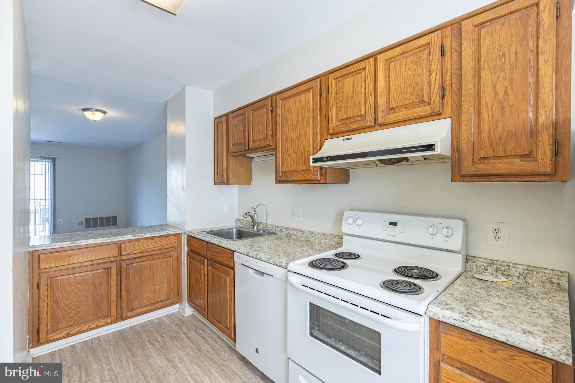 WESTHAMPTON MEWS - Residential Lease